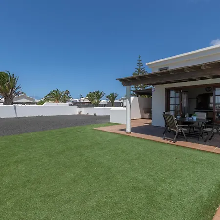 Apartamento First Row En La Goleta Playa Blanca (Lanzarote)
