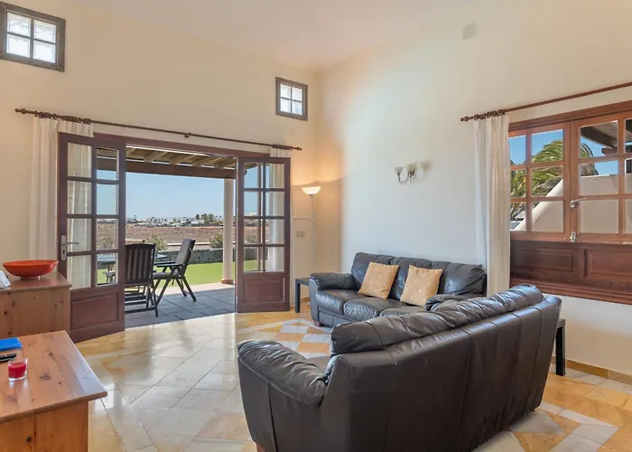 First Row En La Goleta بلايا بلانكا