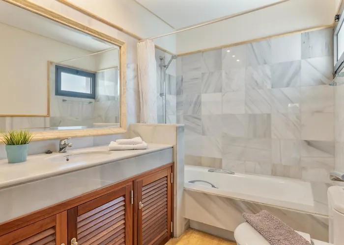 First Row En La Goleta بلايا بلانكا